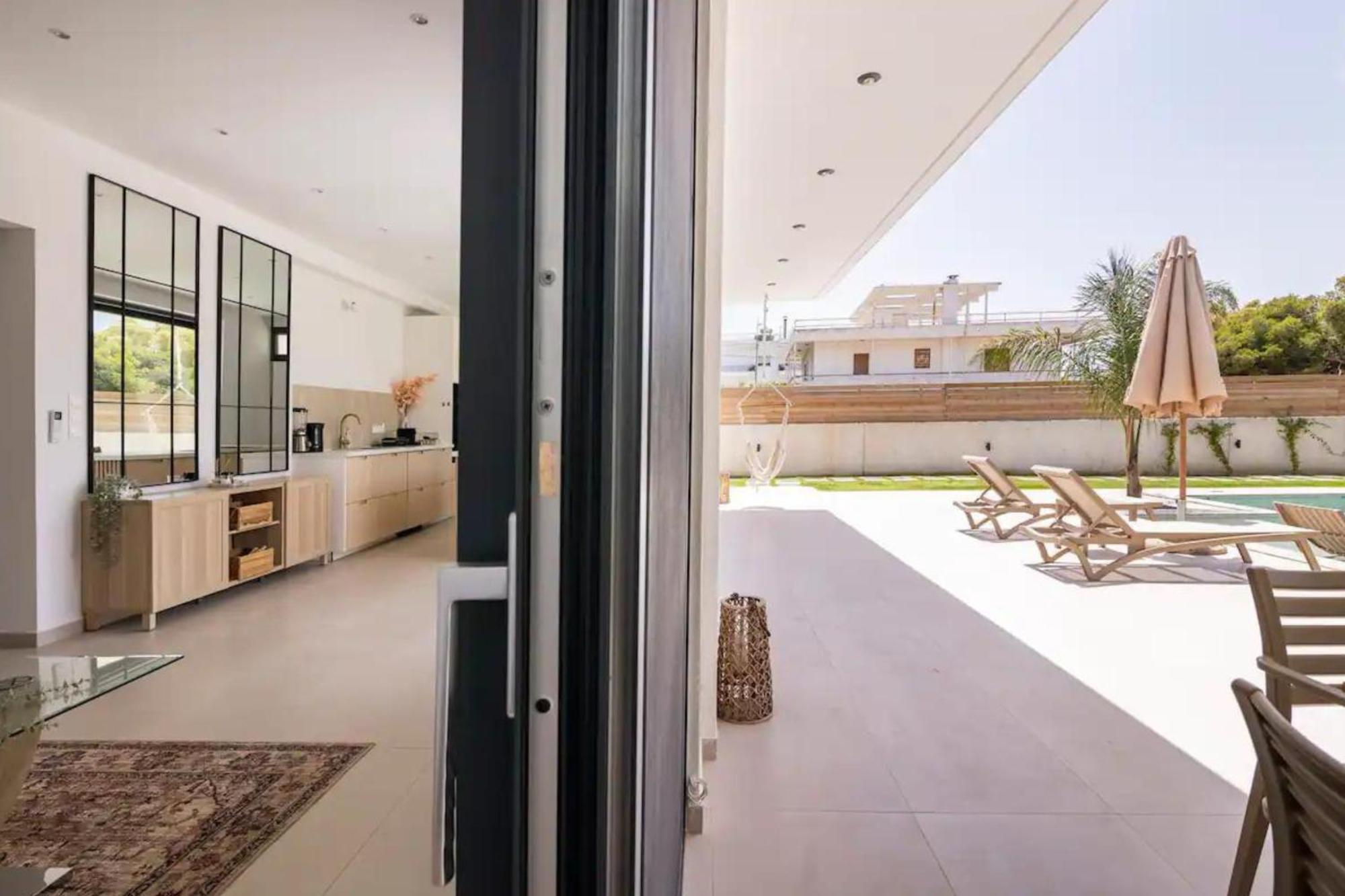 Villa Kala Loutraki - Private Pool & Sauna I Beach Exteriér fotografie